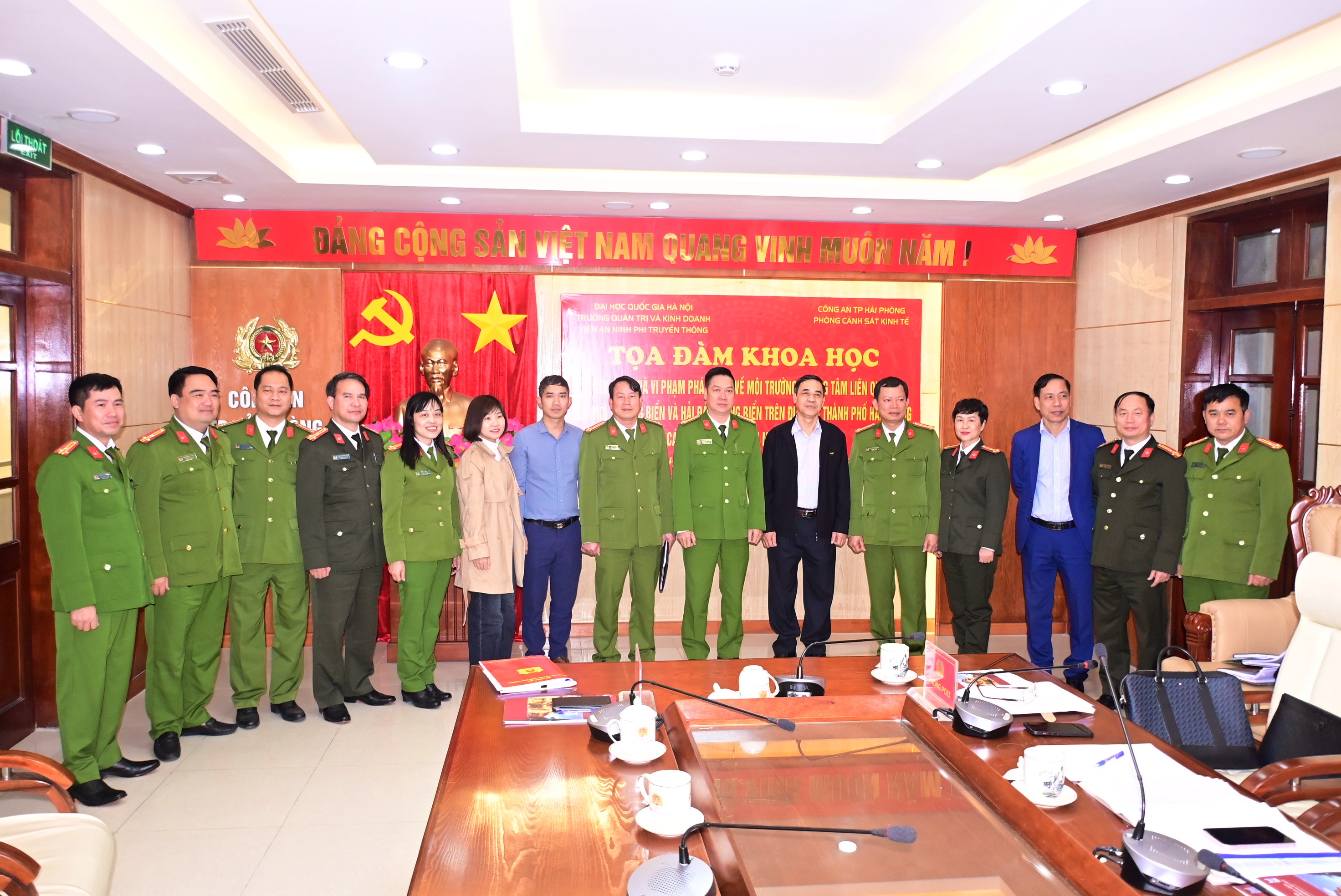 Tọa đàm khoa học về thực trạng tội phạm, vi phạm pháp luật môi trường biển, hải đảo, cảng và các biện pháp phòng ngừa, đấu tranh